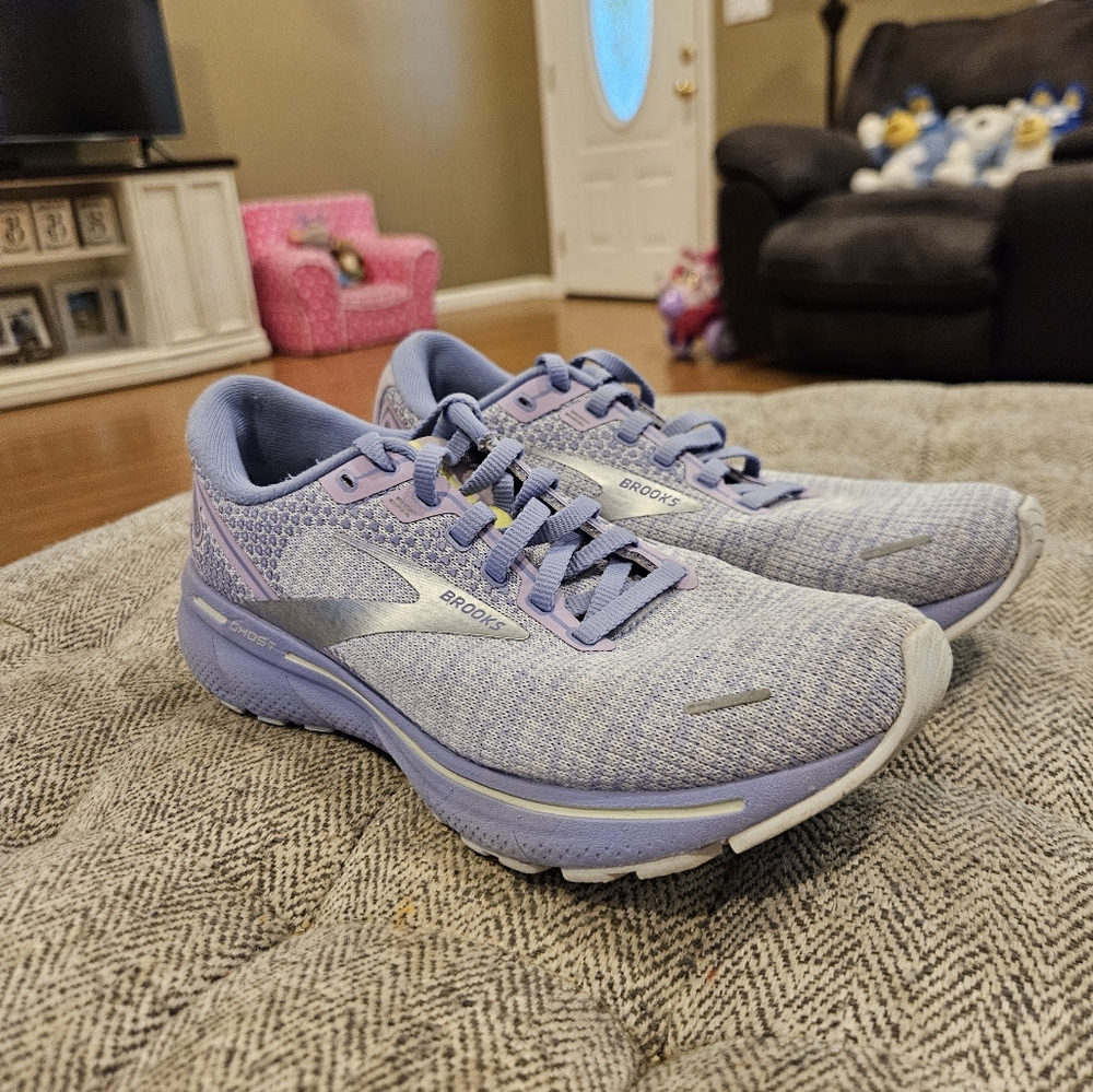 Women's Brooks size 7